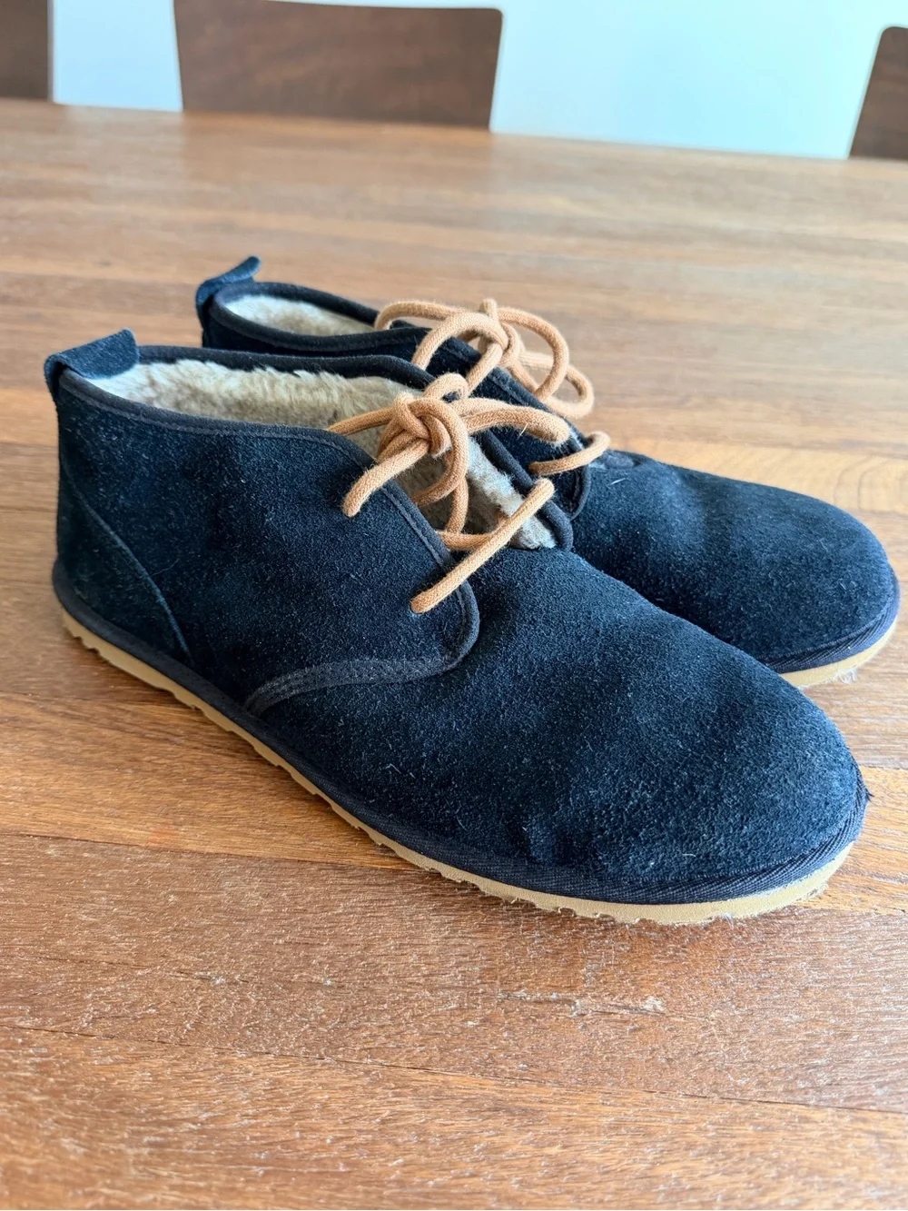 UGG Neumel Boots Men Size 9 Black Suede Sheepskin Lined Chukka